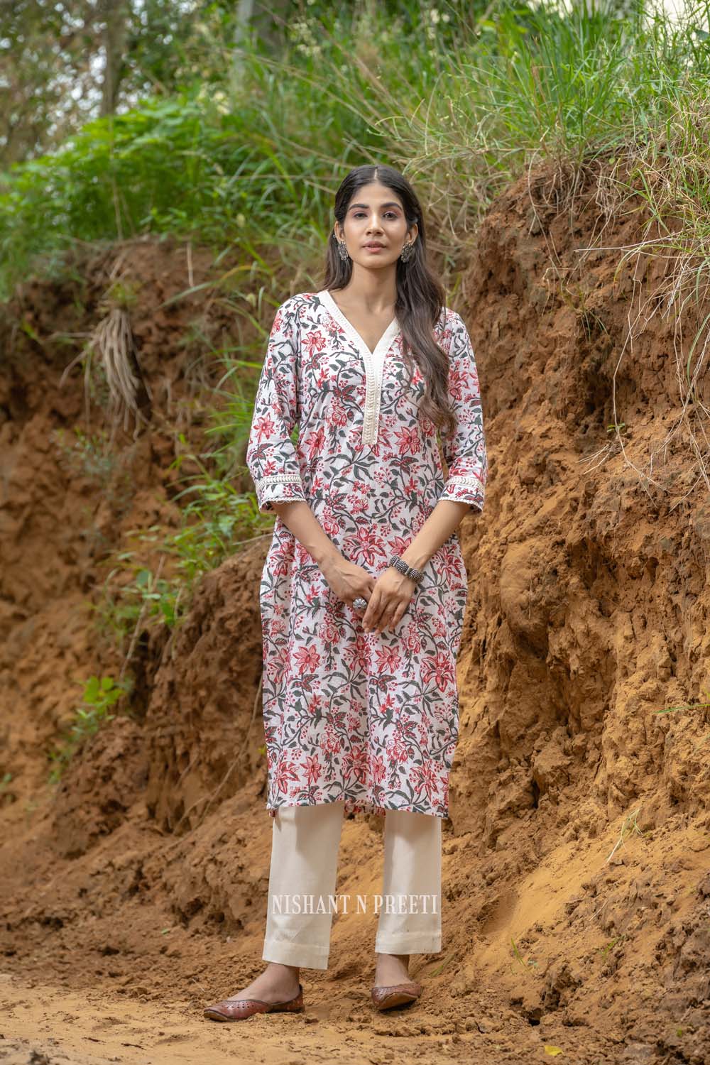 Korak - Women Off White Kurta Pant Set