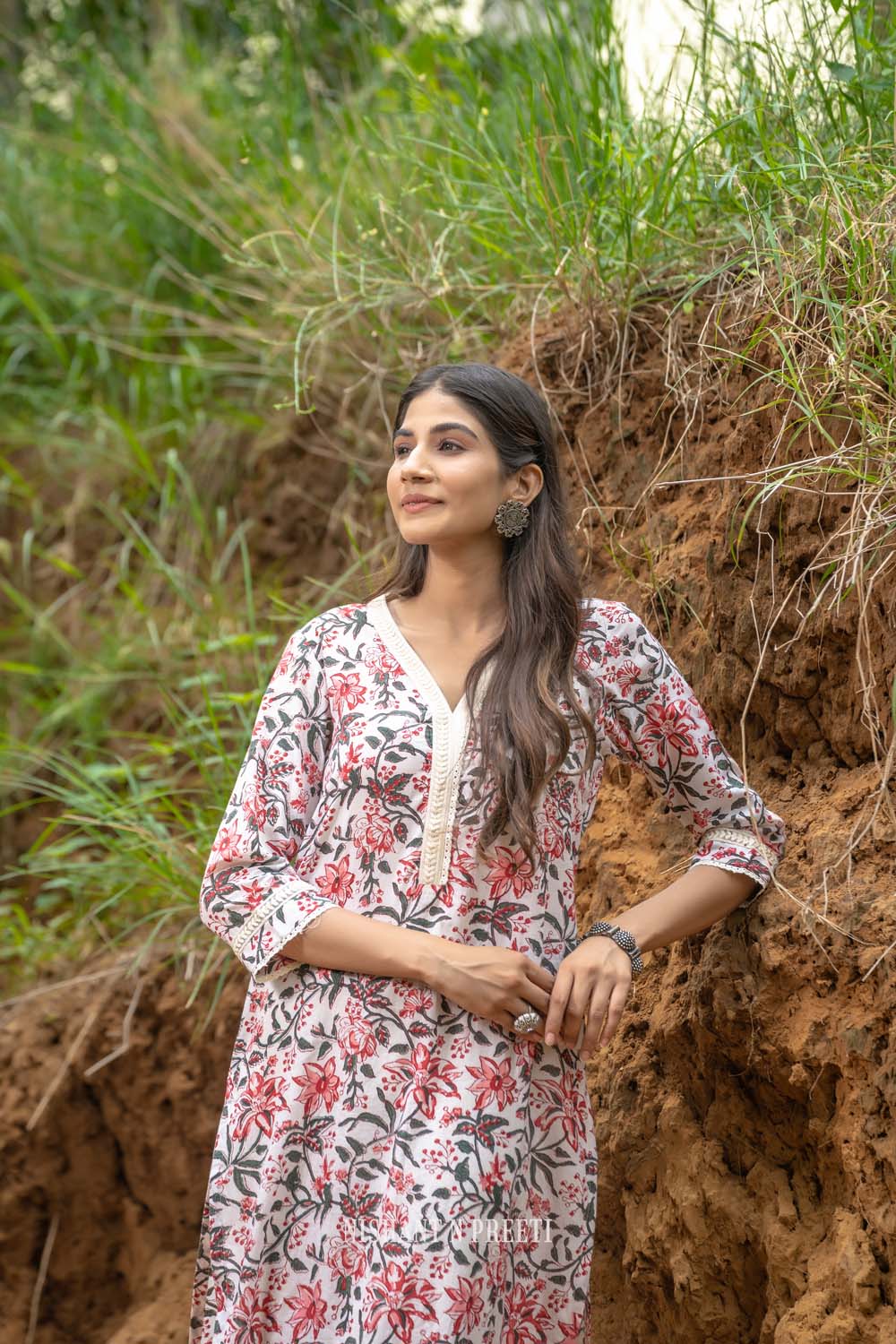 Korak - Women Off White Kurta Pant Set