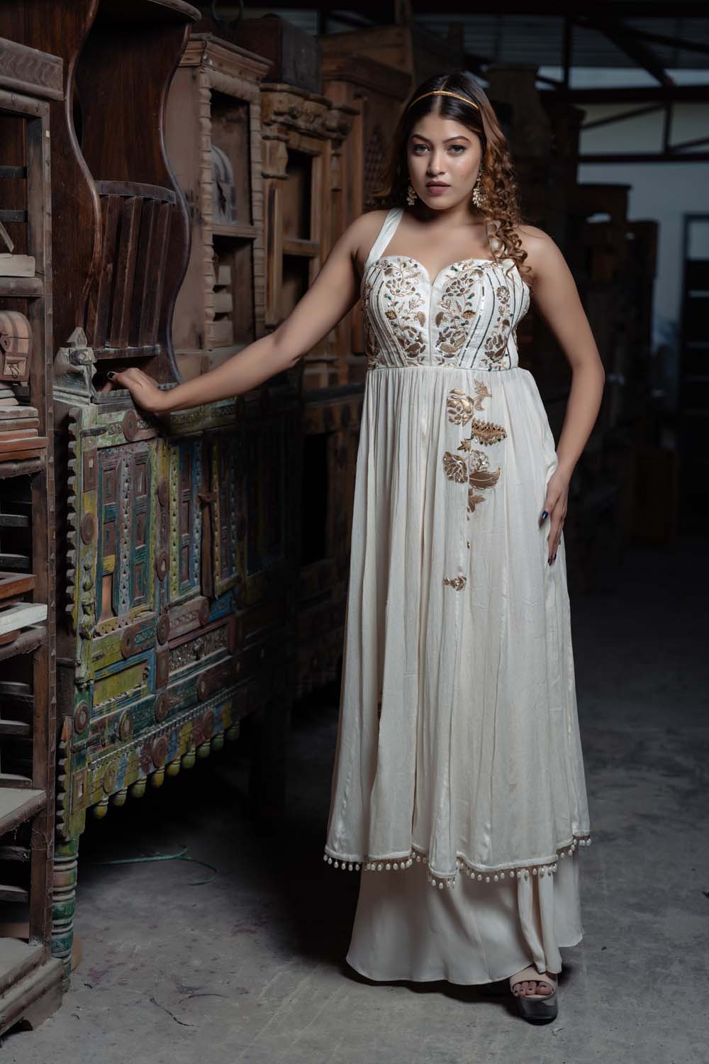 Nuria - Off White Sleeveless Anarkali Dress
