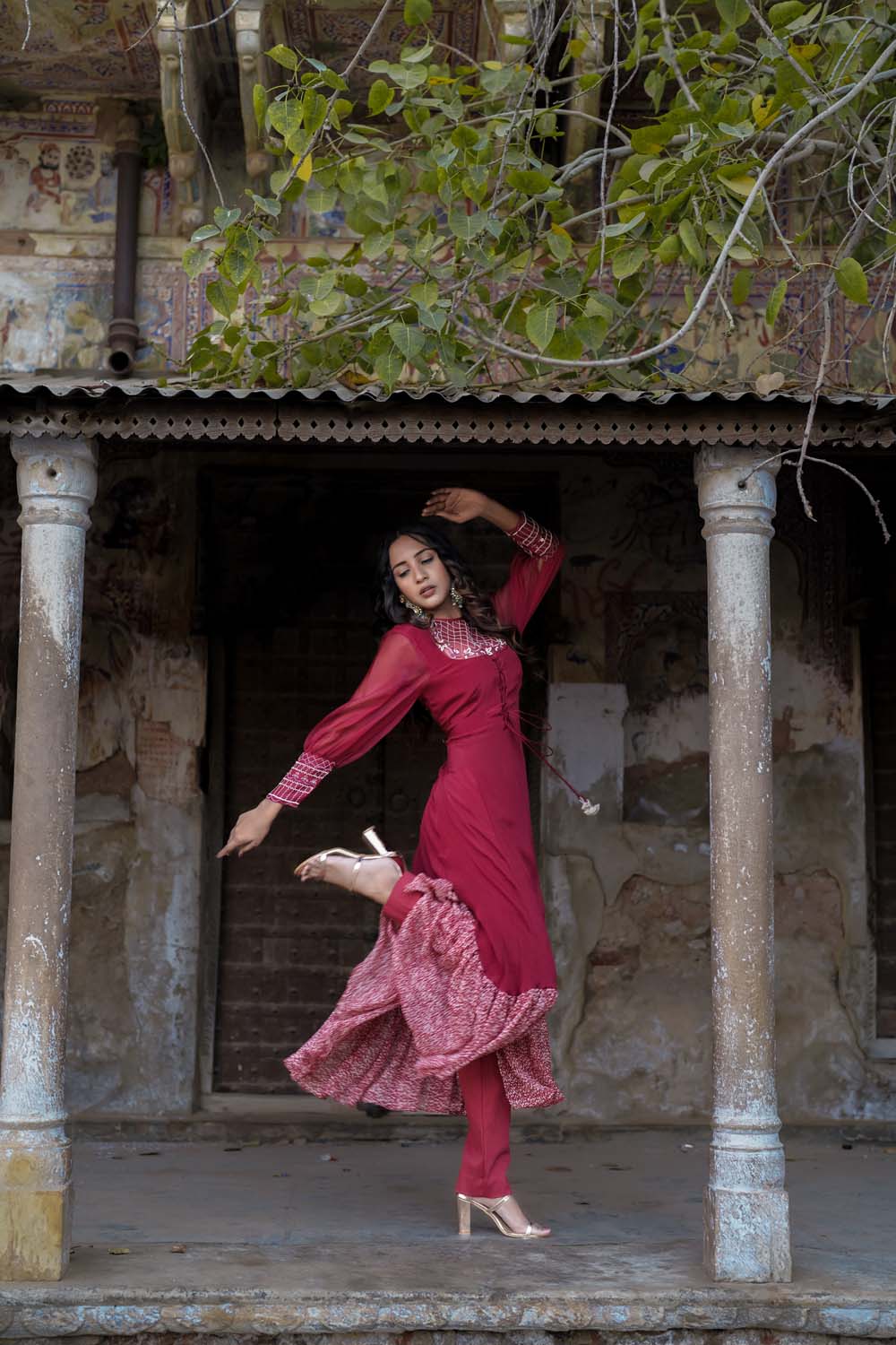 Pin by Fasal Qurashi on Screenshots | Girl photo poses, Pretty girls  selfies, Dress clothes for women